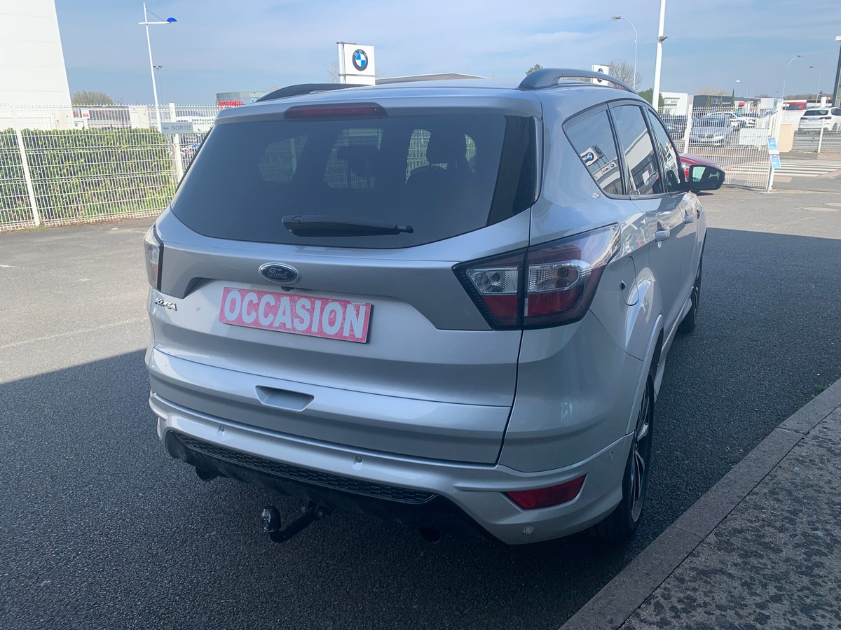 Ford Kuga 120 chevaux | St-Line | Caméra de recul | Attelage | GPS | Coffre assisté électriquement