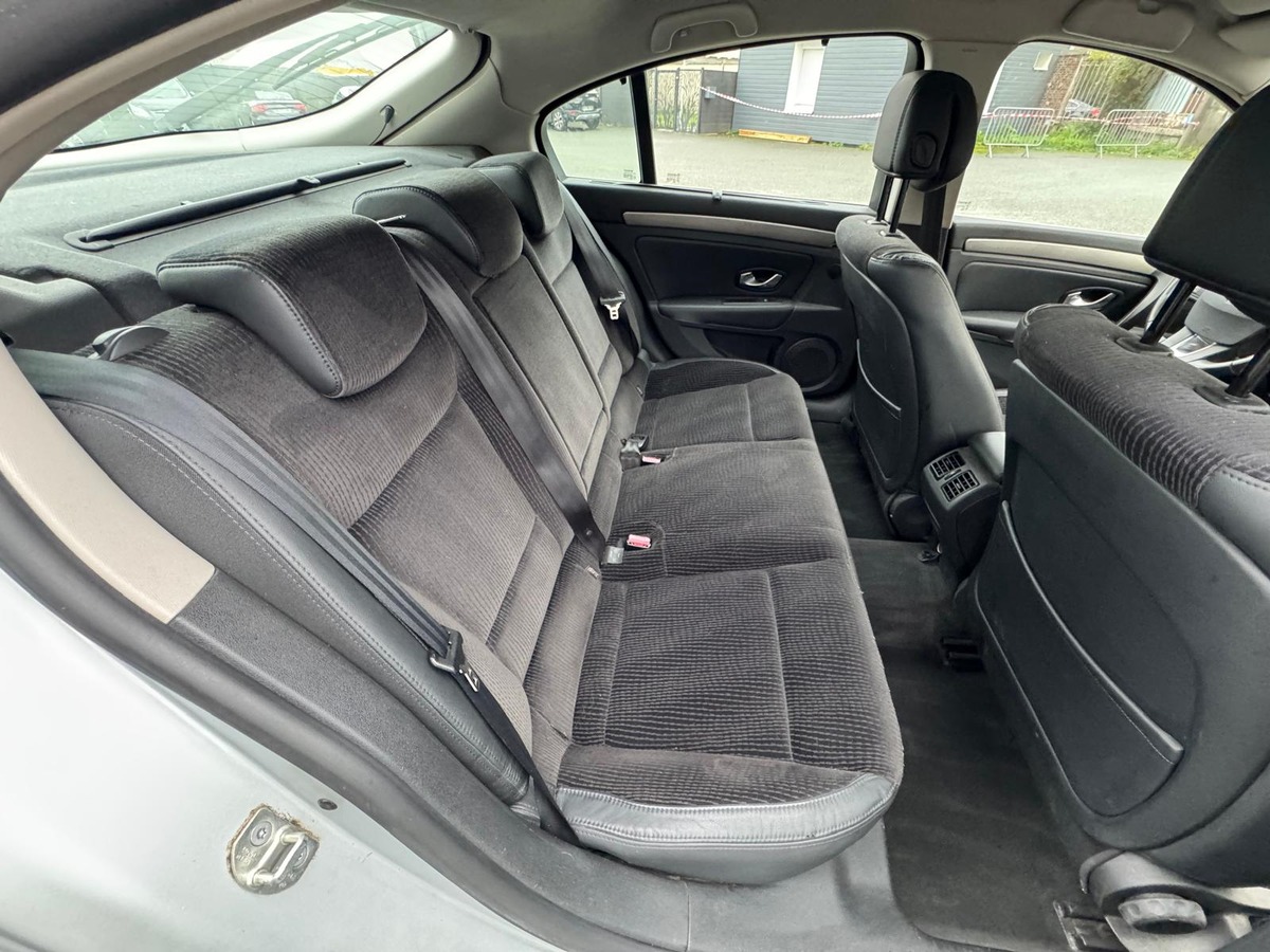 RENAULT Laguna III 2.0 turbo boite automatique Privilège - Garantie