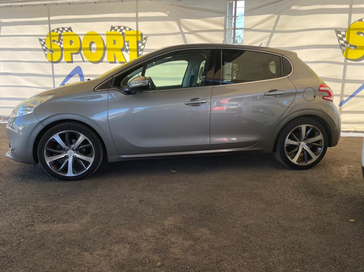 Peugeot 208 1.6 vti 120