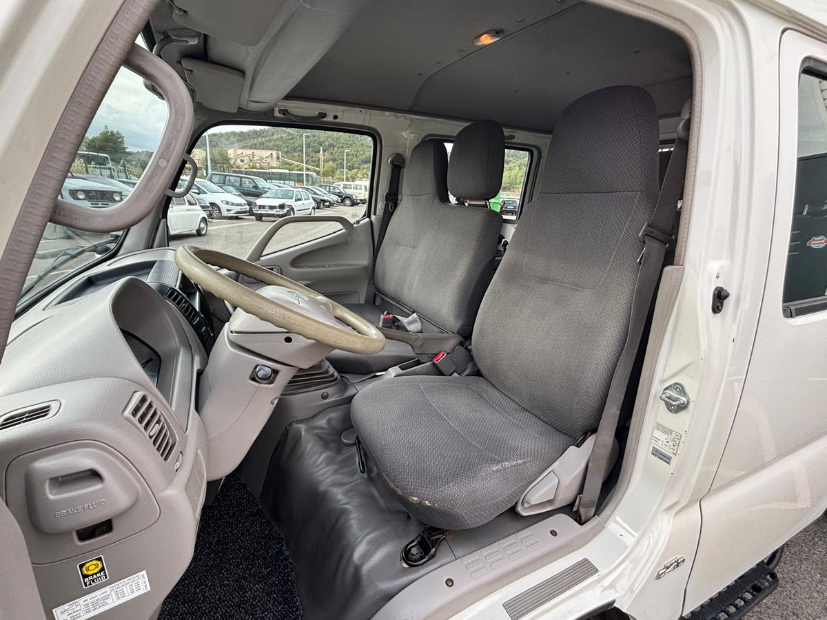 Toyota Dyna 100 3.0 D-4D DOUBLE CABINE 6 PL - Garantie 12 mois