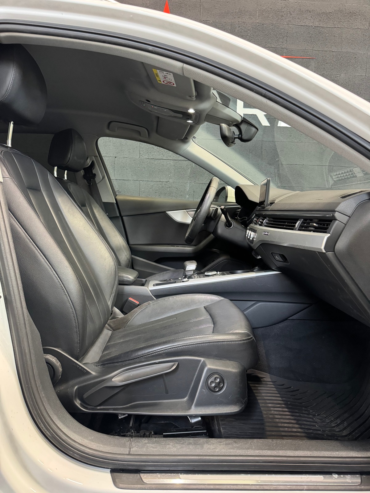 Audi A4 Avant 3.0 V6 TDI 218 S TRONIC BVA7 Quattro Design