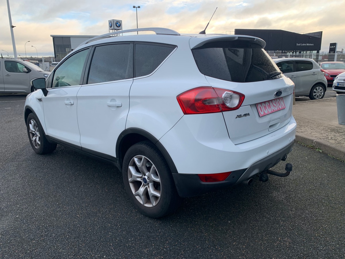 Ford Kuga 140 | TREND | Radar de stationnement avant arriére | Attelage | Climaisation | Jantes 17''