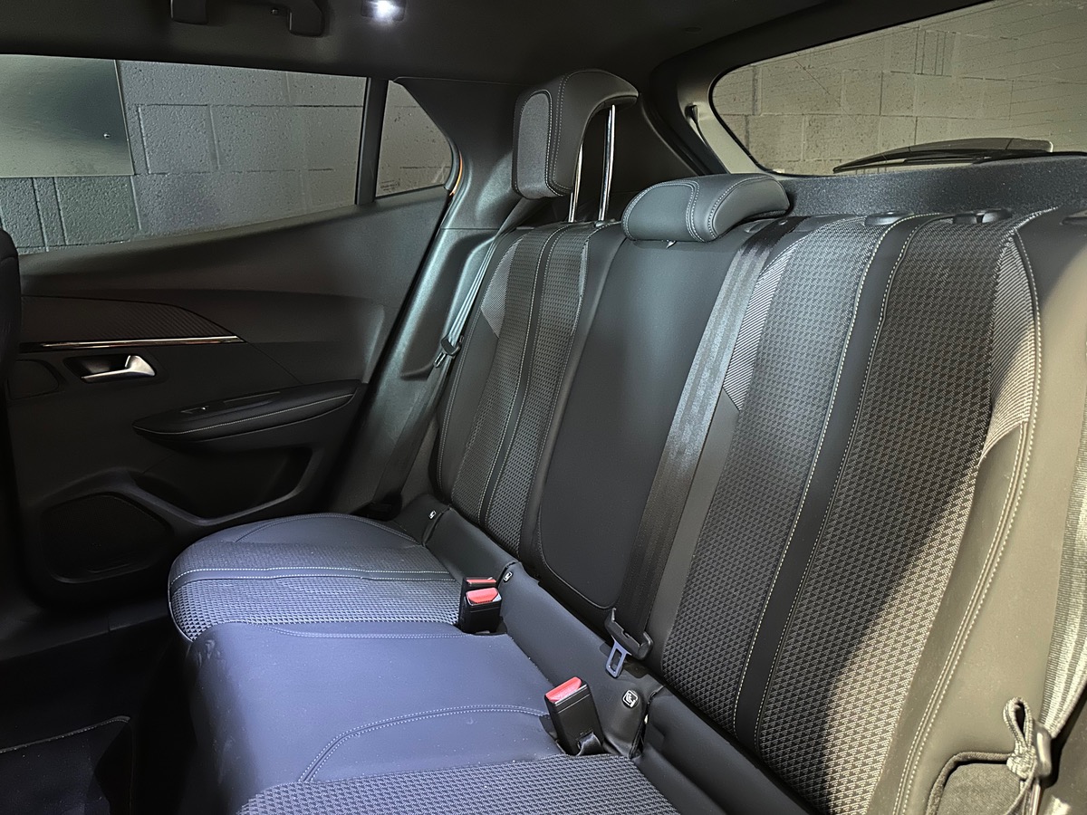 Peugeot 2008 GT LINE 1ERE MAIN