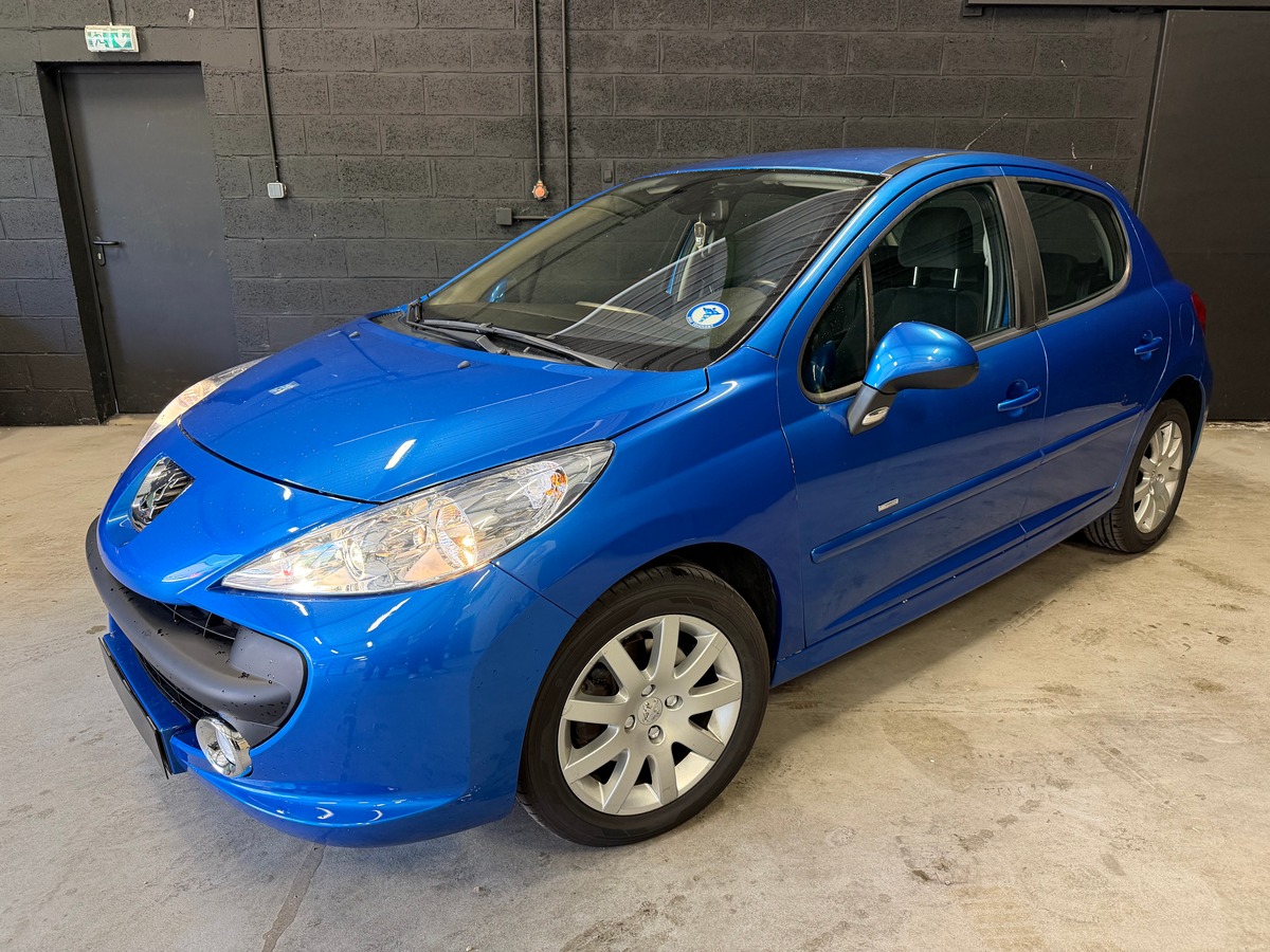 Peugeot 207 1.6 VTI 120CH Premium Pack / 5 portes / Clim auto