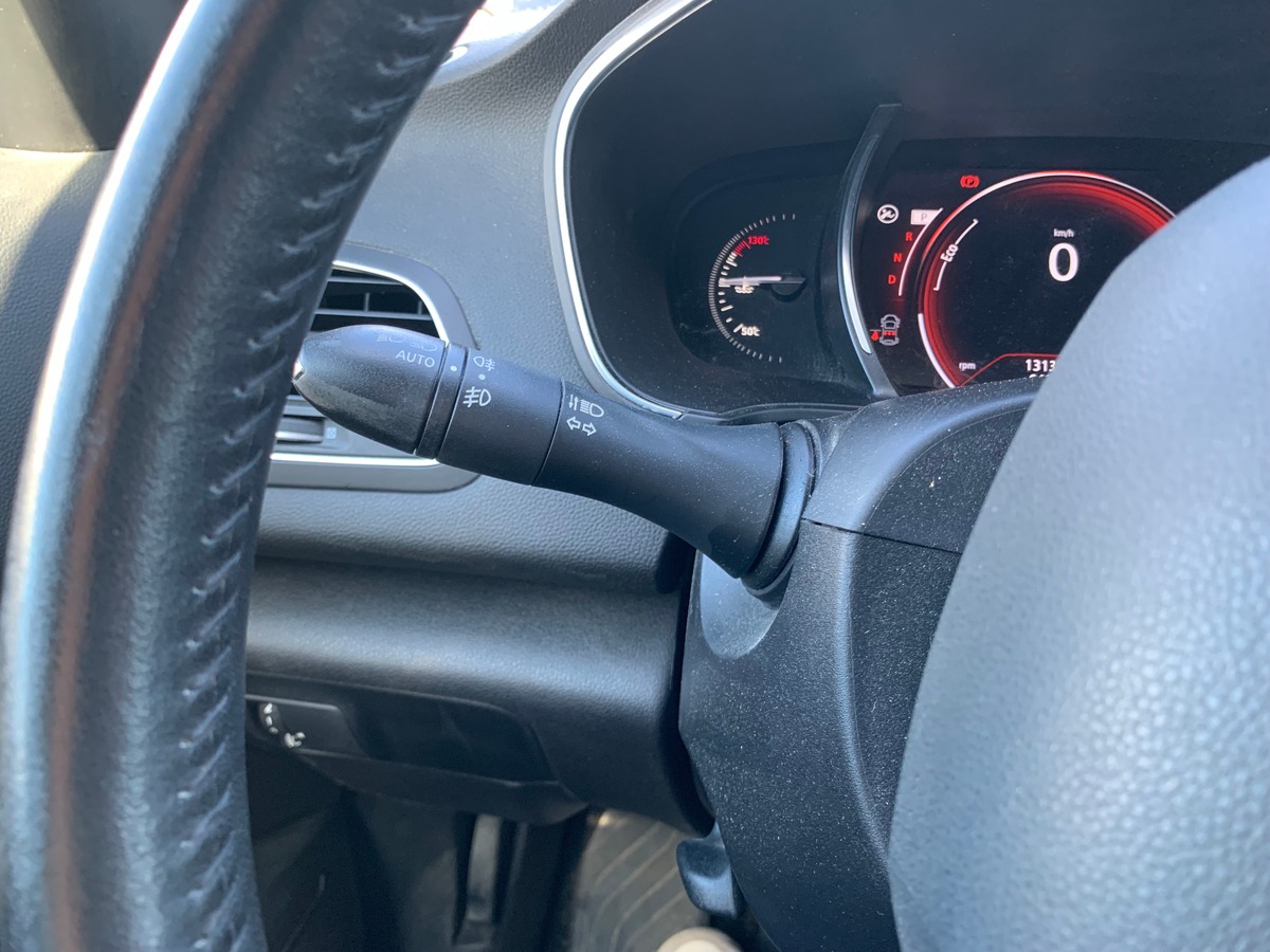 RENAULT Megane IV 110 ch | Business | Régulateur de vitesse | GPS | Boite automatique | Roue secours
