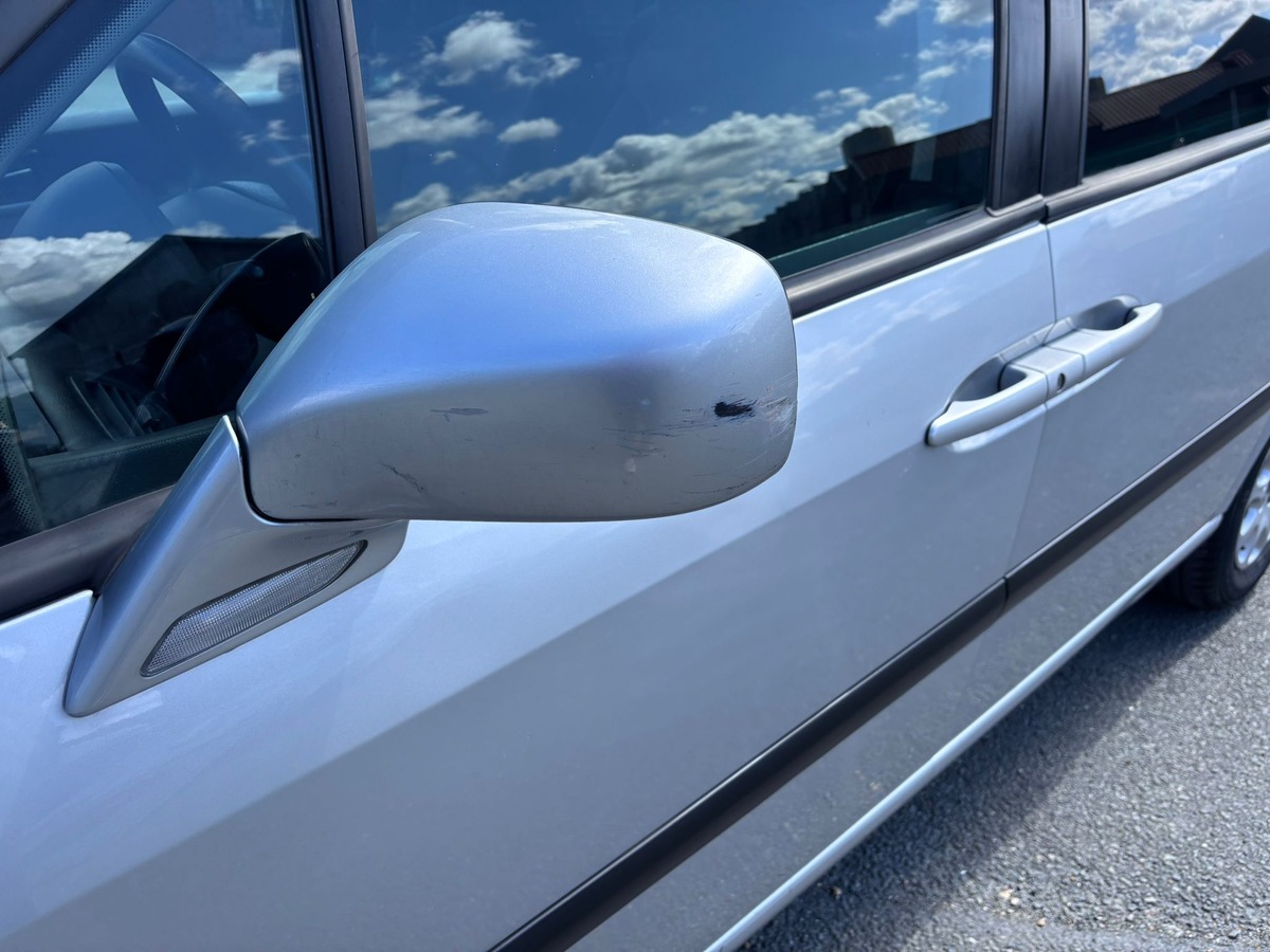 Peugeot 807 7 places 2.0 HDi 110 Confort - Distribution neuve - Garantie