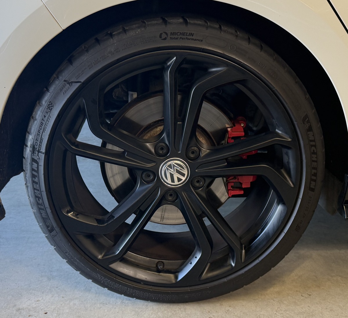 Volkswagen Golf VII - TCR / CarVertical / Echappement Akrapovic / Apple Carplay / Caméra