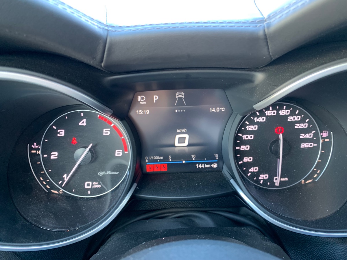 Alfa Romeo Stelvio 210 | Turismo | Toit ouvrant Panoramique | Attelage | Jantes 20" | Caméra recul