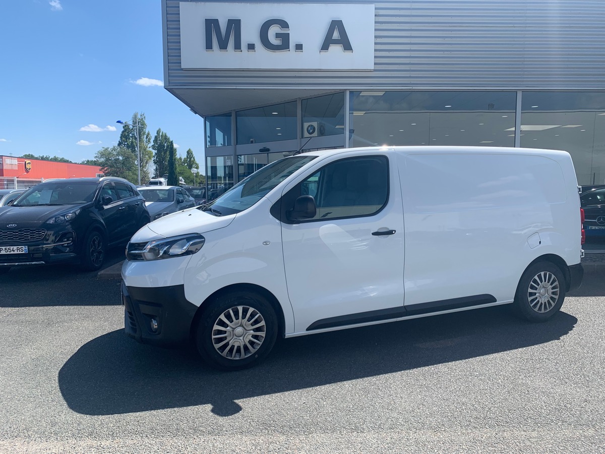 Toyota ProAce 120 chevaux | 3 Places | Medium | Apple car play | GPS | Régulateur de vitesse | Radar