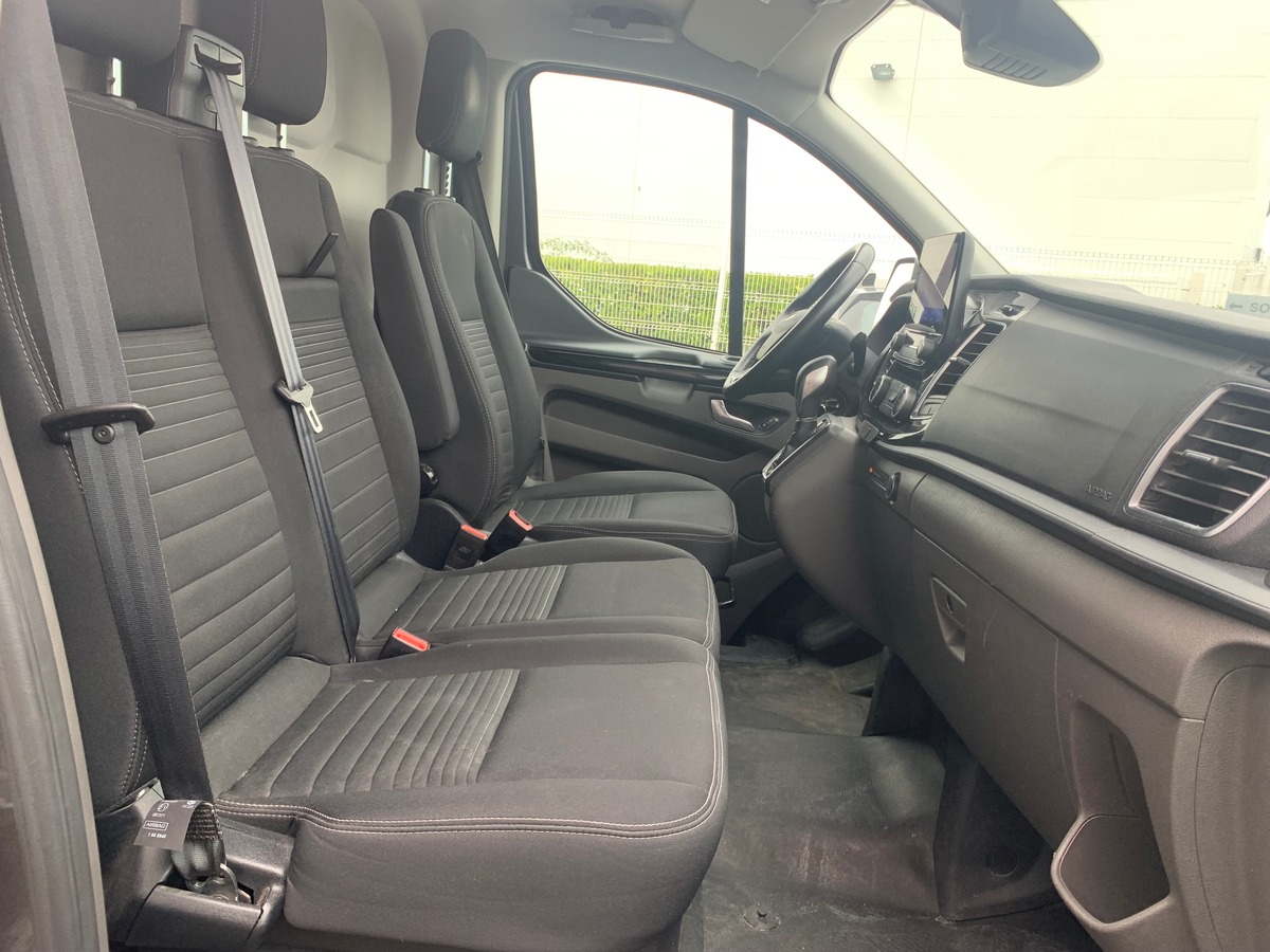 Ford TRANSIT CUSTOM 130 ch | L1H1 Trend Business | 3 Places | Caméra recul | Attelage | Roue secours