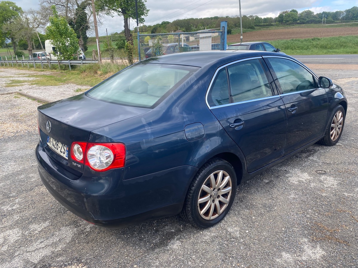 Volkswagen Jetta 2.0 tdi 140cv dsg 209015km