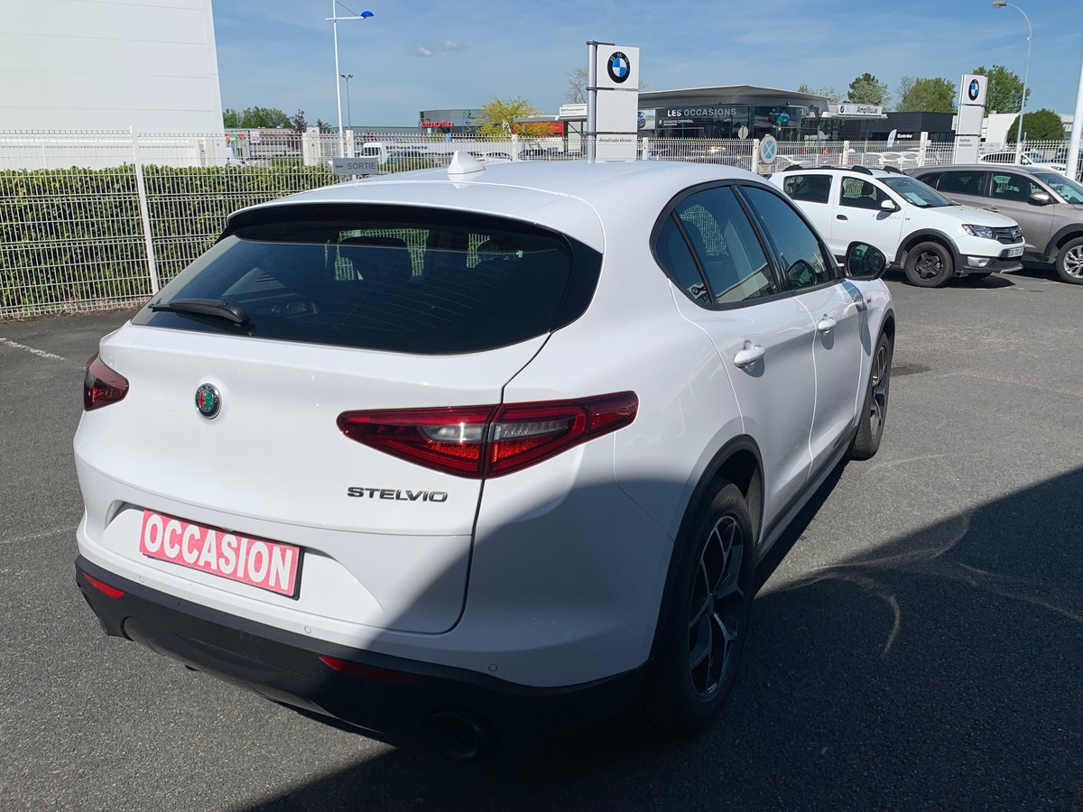 Alfa Romeo Stelvio 190 ch | Sprint | Caméra recul | Apple car Play | Coffre assisté électriquement