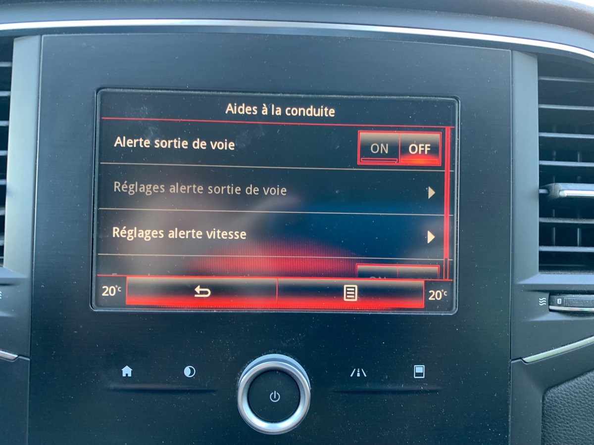 RENAULT Megane IV 110 ch | Business | Régulateur de vitesse | GPS | Boite automatique | Roue secours