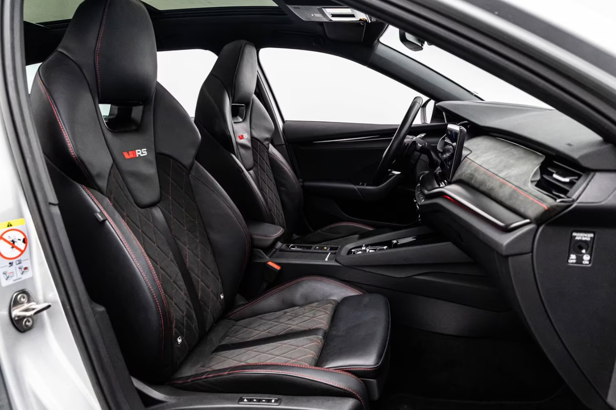 Skoda Octavia Combi IV 2.0 TDI 200ch RS DSG7/Attelage/Toit ouvrant/Matrix/Aff tête haute