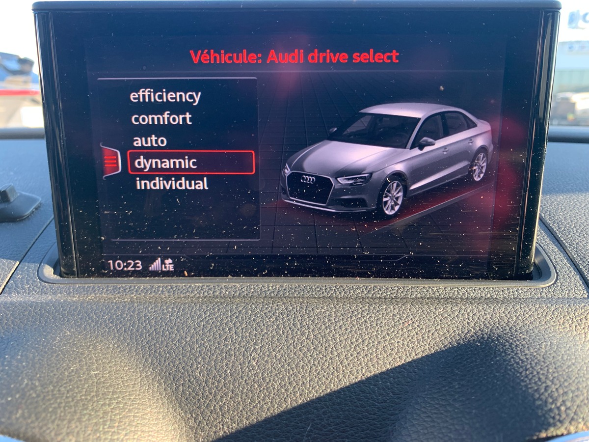 Audi A3 Berline 150 ch | Pack S-Line extérieur | Caméra recul | Clim automatique | Jantes Alu 18''