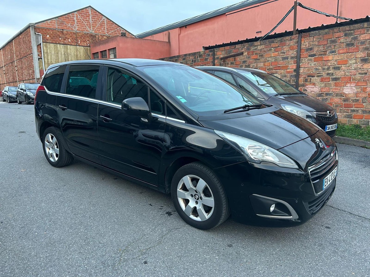 Peugeot 5008 1.2 puretech 130 CV allure 1er main 7 pl 4XCBL
