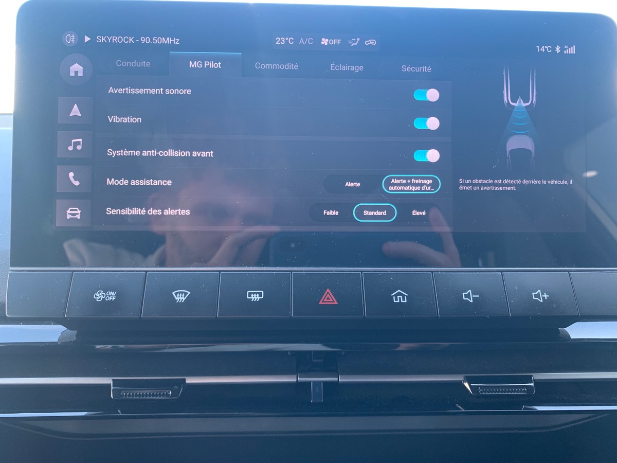 MG MG4 245 | 77 Kwh | Luxury | Apple car Play | Caméra | Siéges chauffants | Régulateur adaptatif