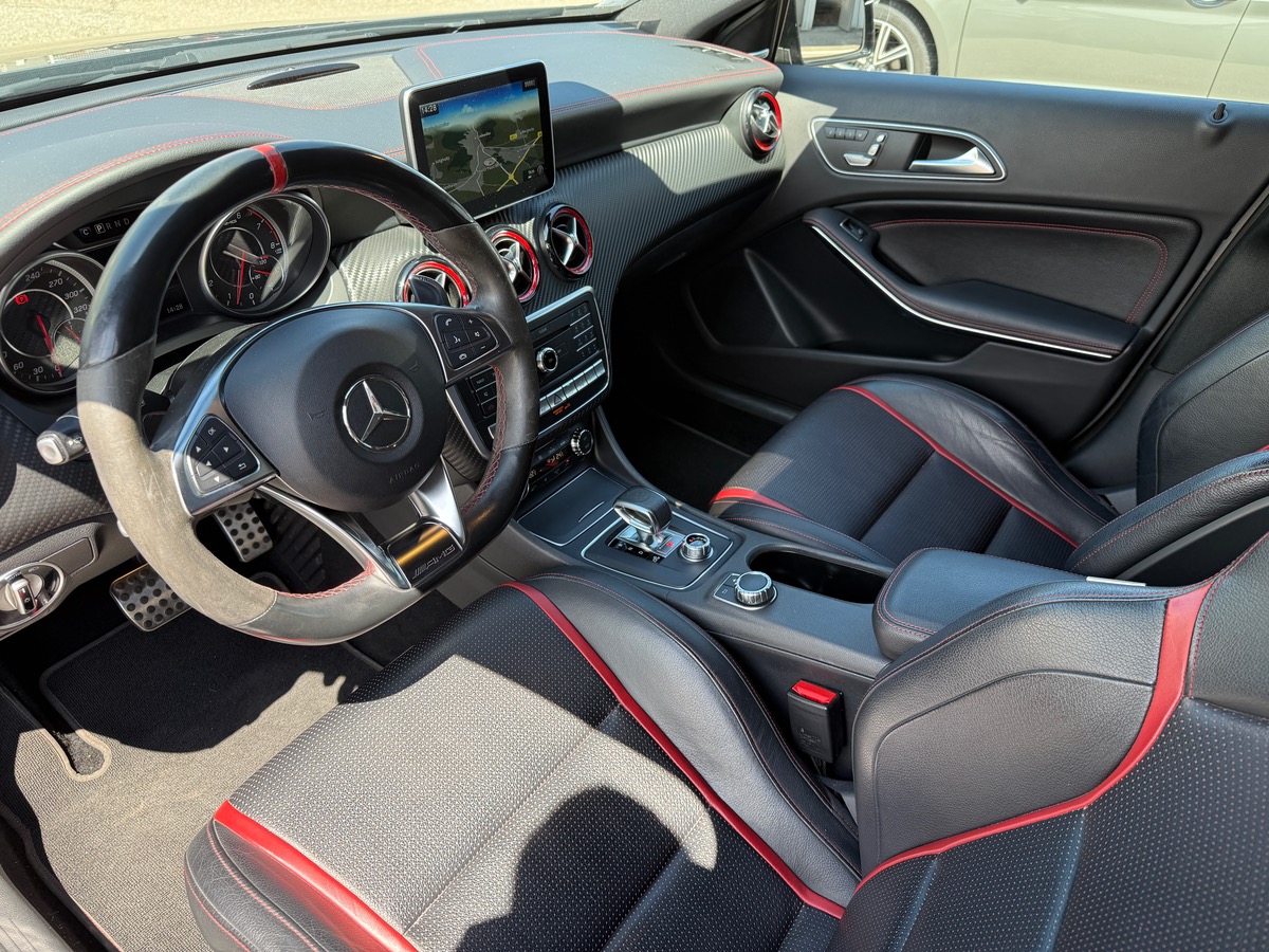 Mercedes-Benz A 45 AMG 4MATIC 2.0L 381cv 7G-DCT, Échappement performance, Suspension pilotée