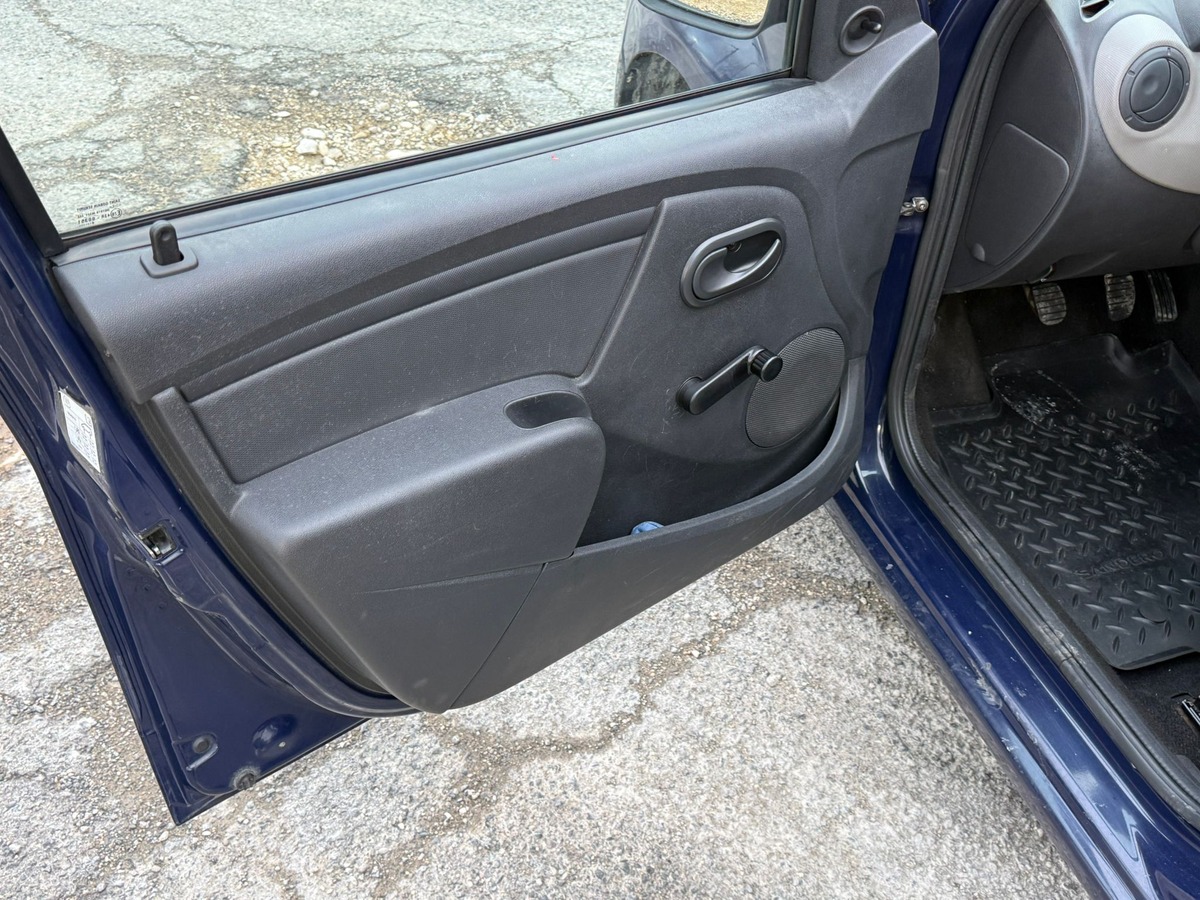 Dacia Sandero 1.4 MPI GPL eco2 72 cv BON ETAT GENERAL KIT EMBRAYAGE NEUV AVEC FACTURE