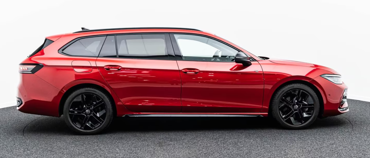 Volkswagen Passat SW VIII 2.0 TDI EVO 200ch R-Line 4Motion DSG7/Chili Red/Attelage/Matrix