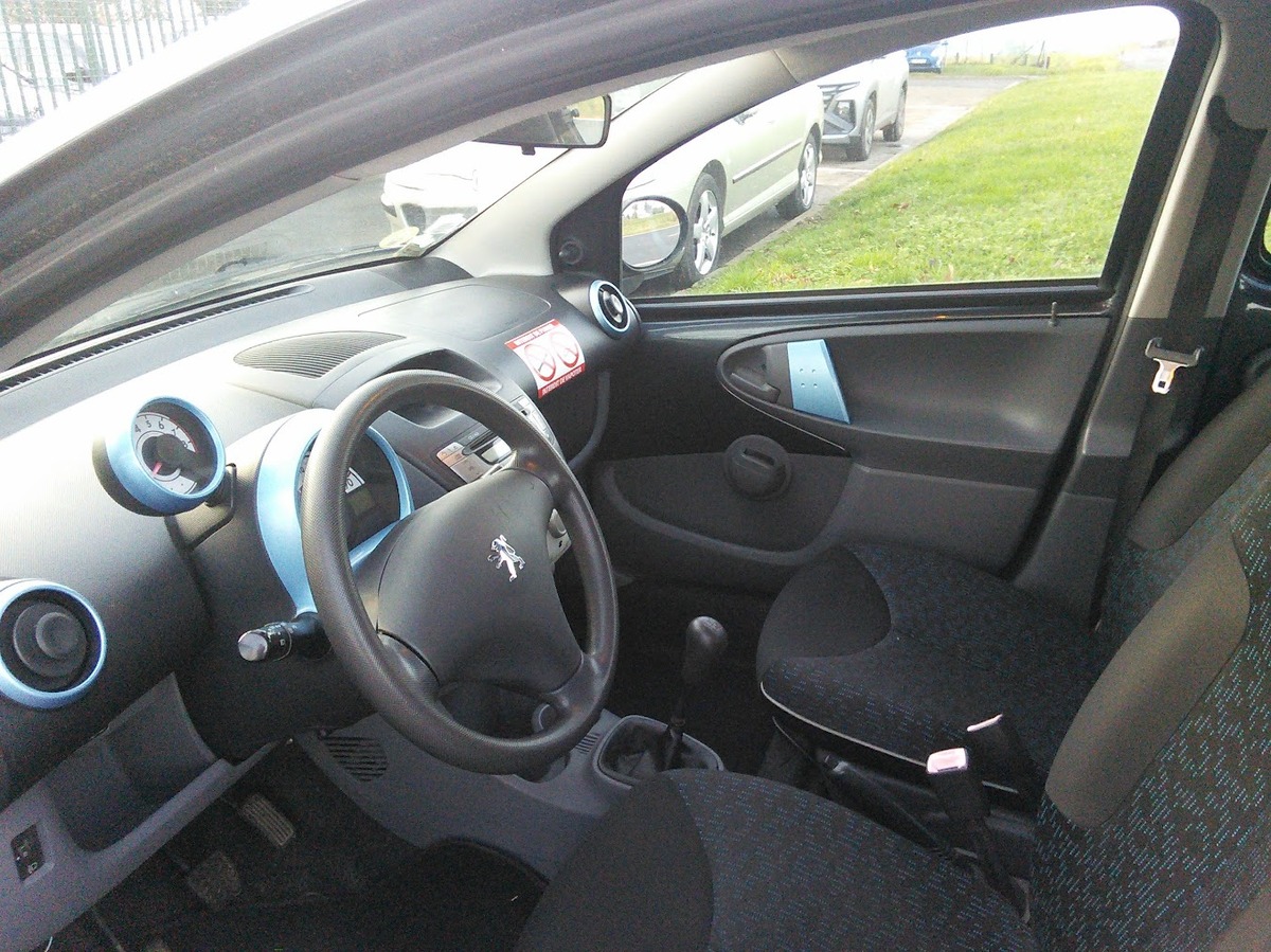 Peugeot 107 1.0 68 CV Allure CLIM 5portes 4 PNEUS NEUFS