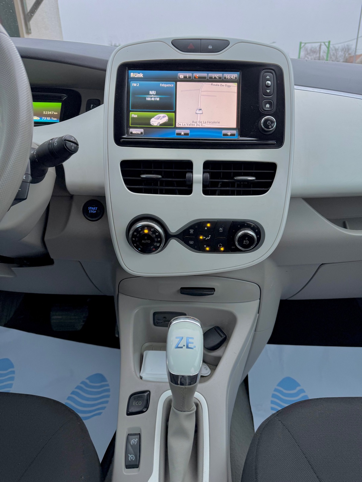 RENAULT Zoe LIFE 90 CHX ACHAT INTÉGRALE BATTERIE INCLUSE /  AUTONOMIE 135 KMS 