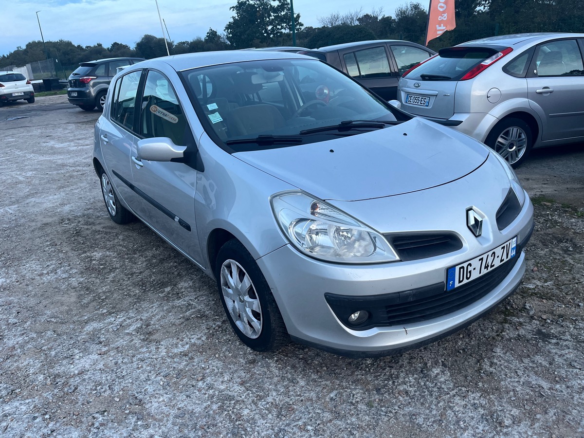 RENAULT Clio 1.5 dci 85 CH