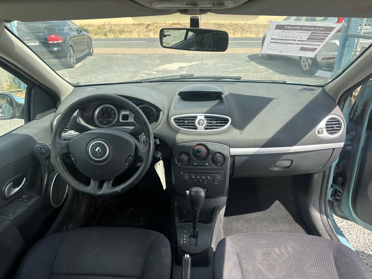 RENAULT Clio III 1.6 16v 110cv boite auto 172075km