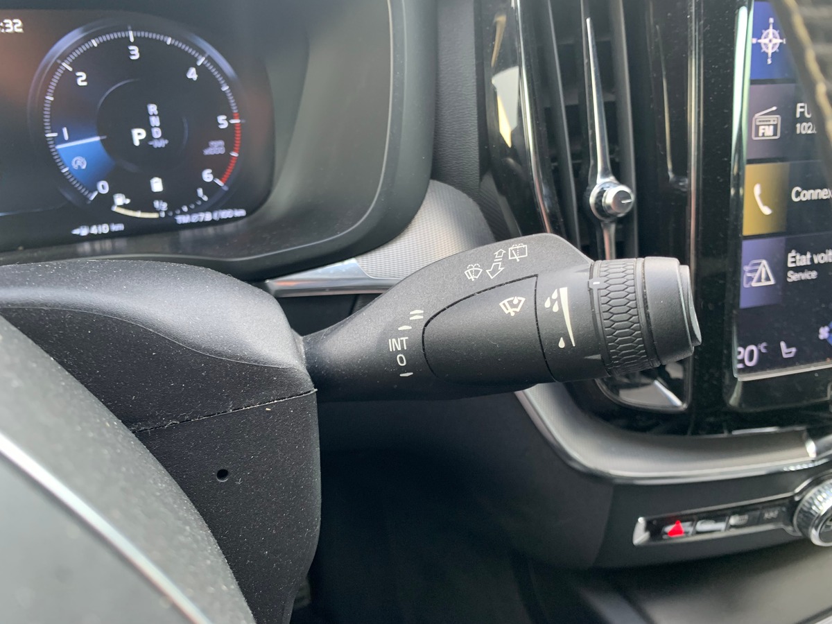 Volvo XC60 197 ch | R-design | Châssis Sport | Jantes Alu 21'' | Sièges Sport | Coffre électrique