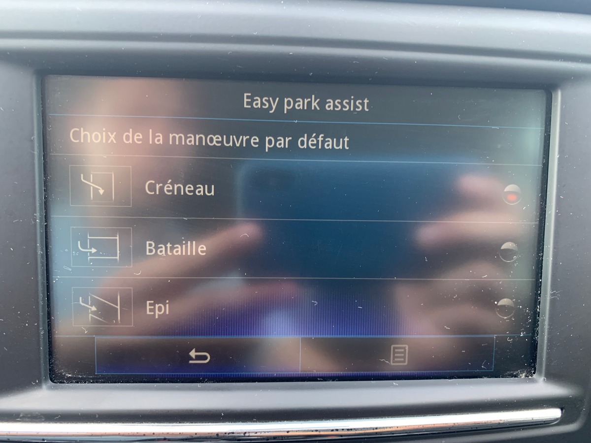 RENAULT Kadjar 130 | Intens | Caméra recul | Régulateur vitesse | Attelage amovible | Roue secours