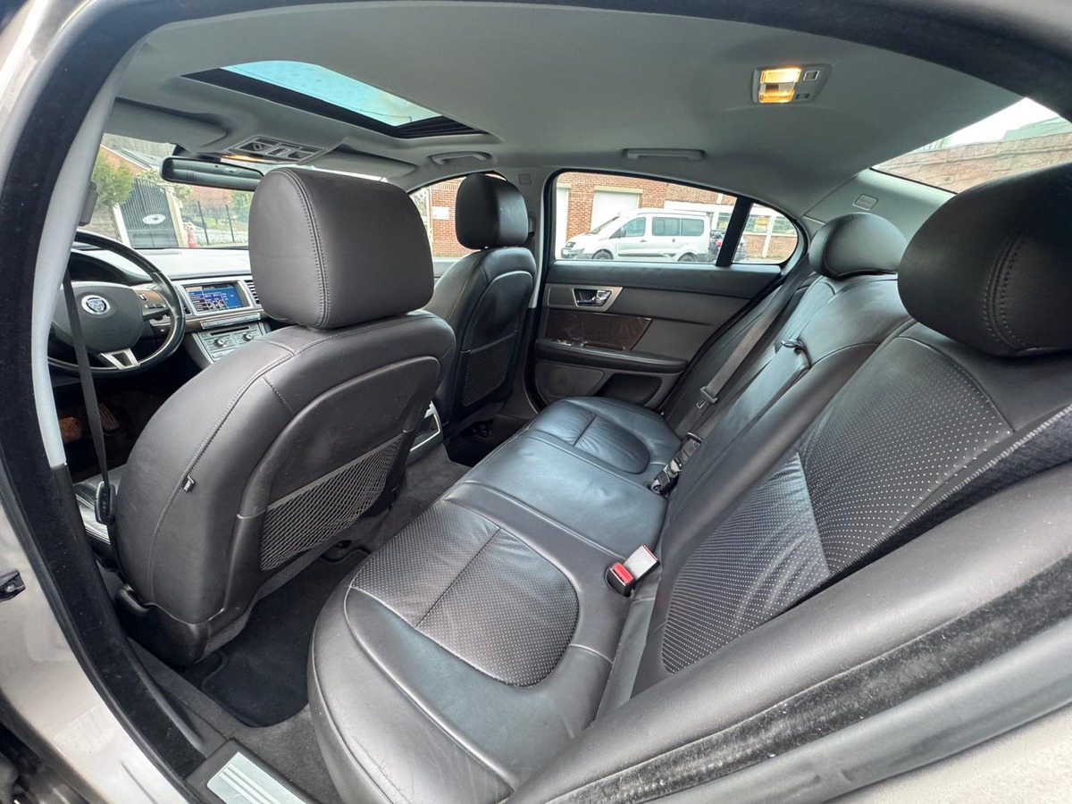 Jaguar XF 3.0 V6 Premium Luxury - Révisé - Garantie