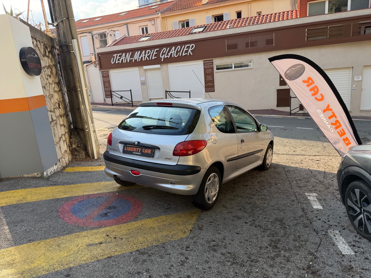 Peugeot 206 1.4 i 75 CV Xr /Deuxièmes Mains / Boite Auto / Km Réel