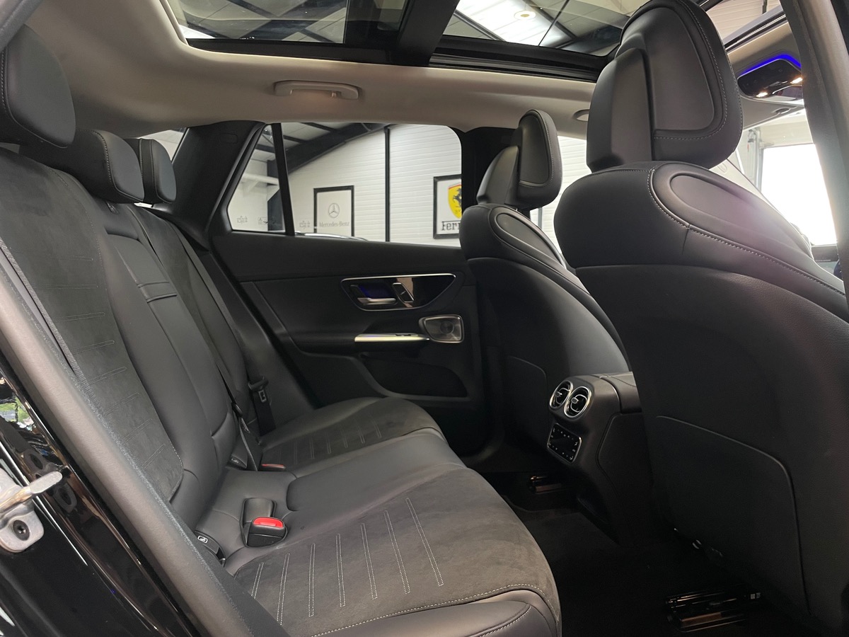 Mercedes Benz GLC 300E EQ POWER 4MATIC 9G-TRONIC - AMG LINE - ENTRETIEN CONSTRUCTEUR - 1ERE MAIN