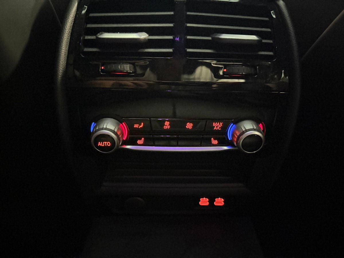 Bmw M5 compétition f90 lci phase 2 4.4 l v8 bi- turbo Bowers & Wilkins / Toit Ouvrant / Caméra 360°
