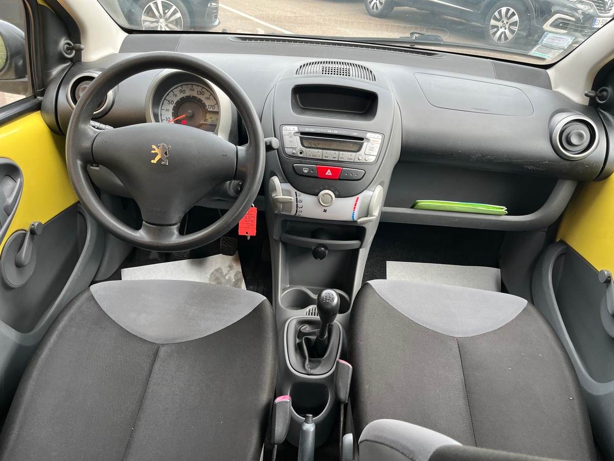 Peugeot 107 5 Portes 1.0 i  68 ch URBAN 1ERE MAIN