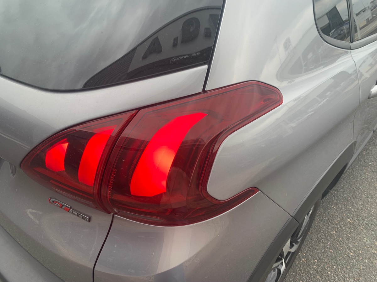 Peugeot 2008 GT LINE | 120 CHEVAUX | Caméra recul | Boite Automatique |  Garantie 20/12/2025