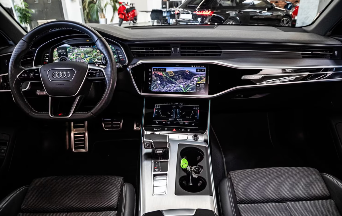 Audi A6 Avant V C8 55 TFSI e 367ch Compétition quattro S tronic 7/VO Allemand/Pas de malus