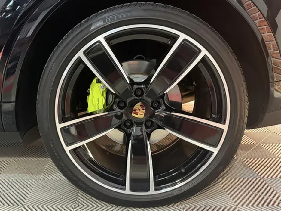 Porsche Cayenne Coupé 3.0 V6 E-HYBRID 462cv