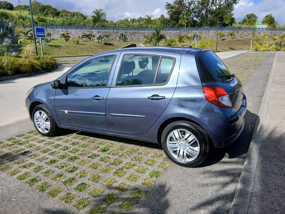 RENAULT Clio 3 1.5 DCI