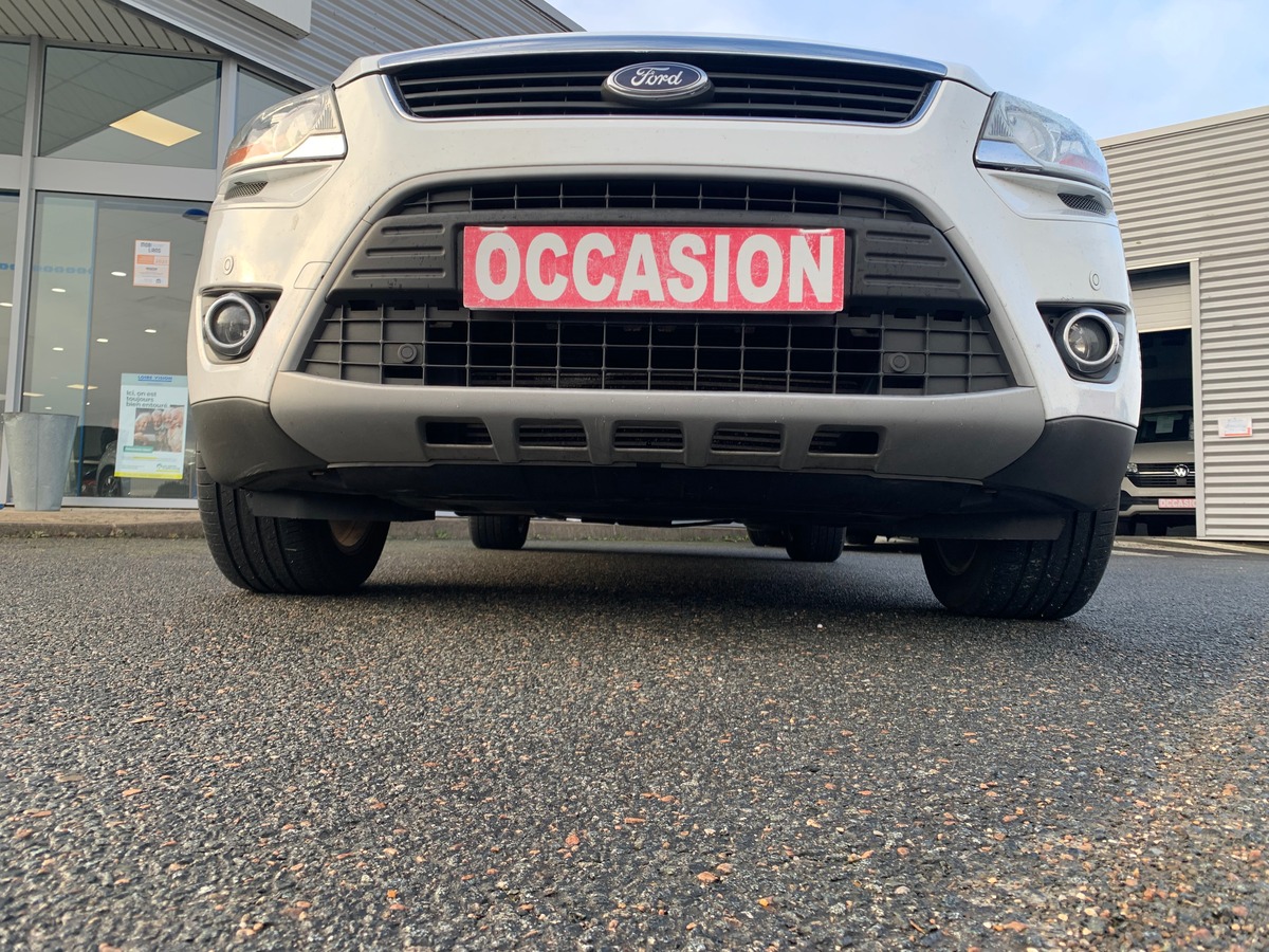 Ford Kuga 140 | TREND | Radar de stationnement avant arriére | Attelage | Climaisation | Jantes 17''