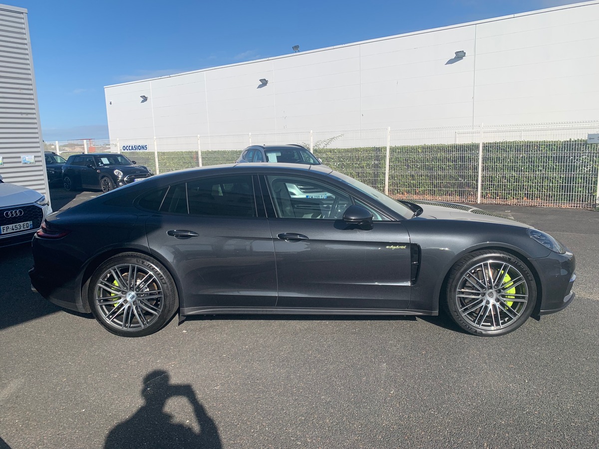 Porsche Panamera 462 | V6 | 4 E-HYBRID | Caméra | Apple car play | GPS | GARANTIE PORSCHE APPROVED