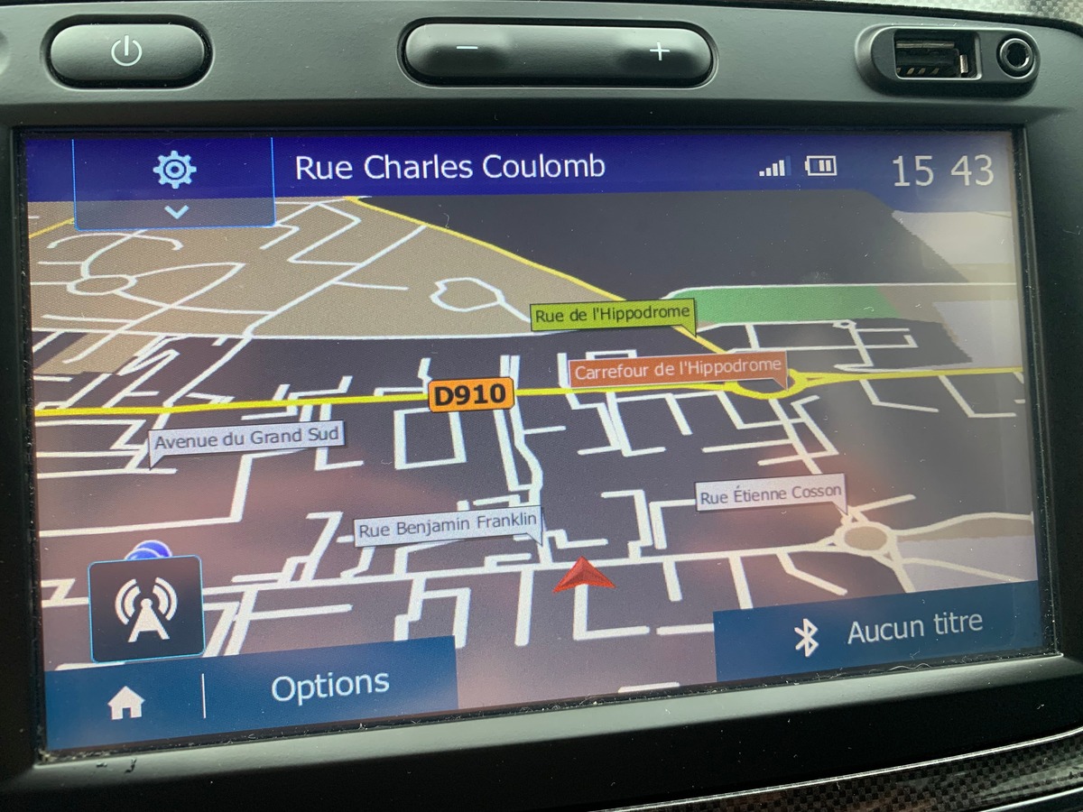 Dacia Sandero 90 ch | Lauréate | Phase 2 | GPS | Régulateur de vitesse | Climatisation | Bluetooth