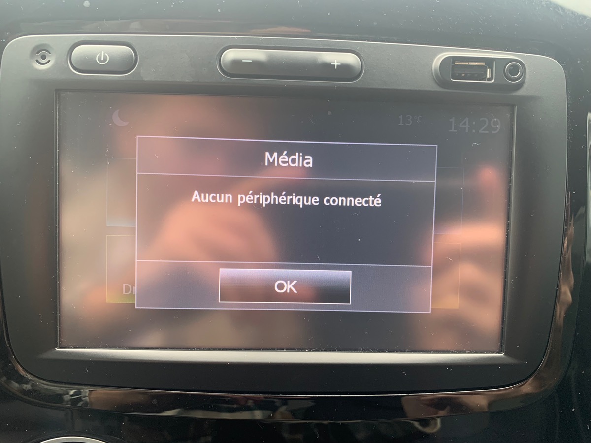 RENAULT Captur 90 ch | Intens | Pack City Plus | Roue secours galette | GPS | Système accès sans clé