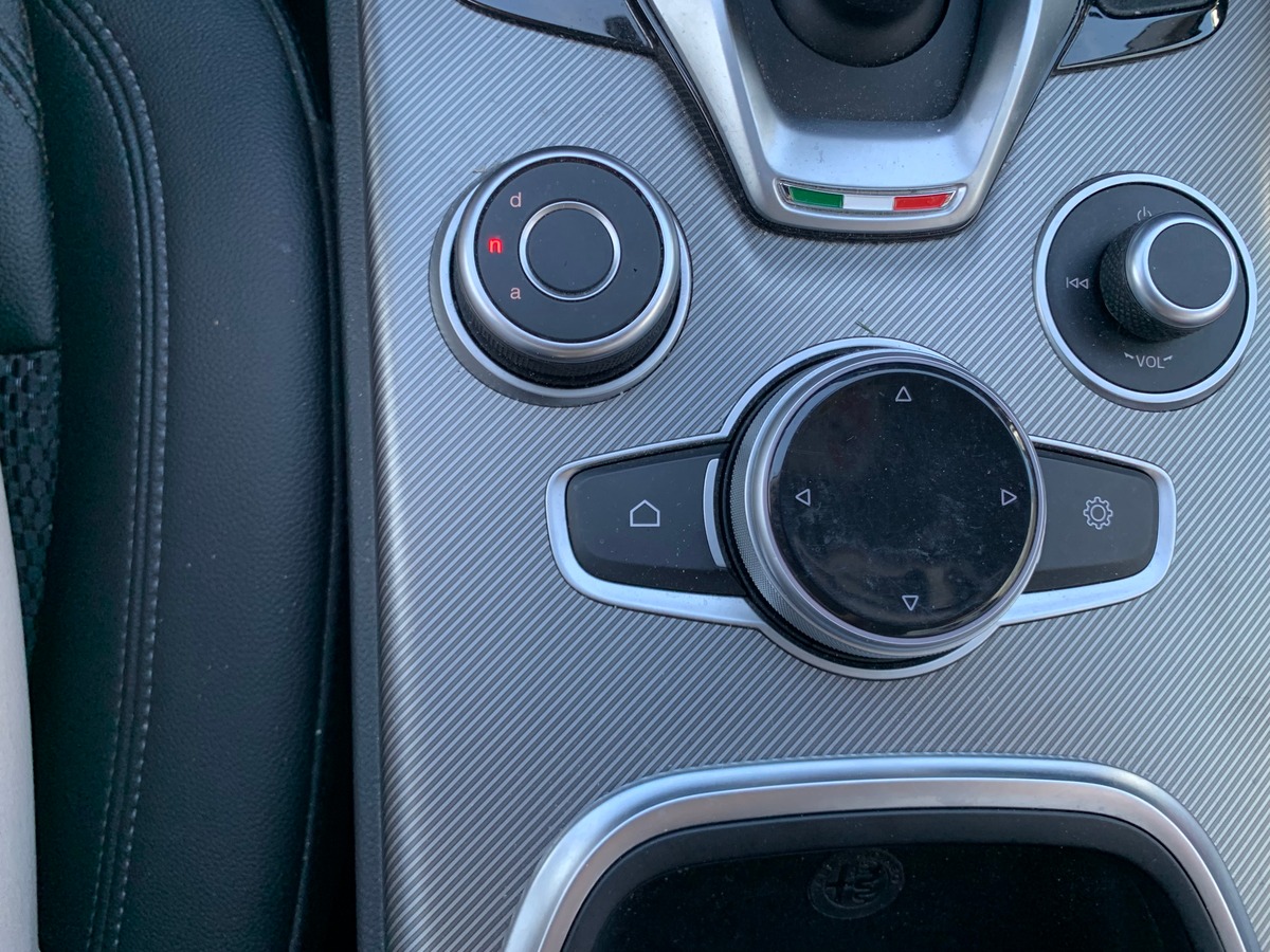 Alfa Romeo Stelvio 190 ch | Sprint | Caméra recul | Apple car Play | Coffre assisté électriquement