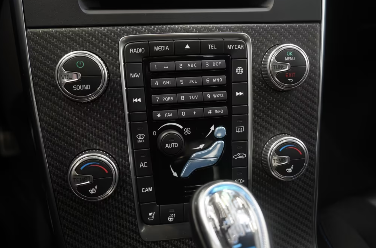 Volvo S60 II T6 AWD 367ch Polestar Geartronic/VO Allemand/Malus 3000e