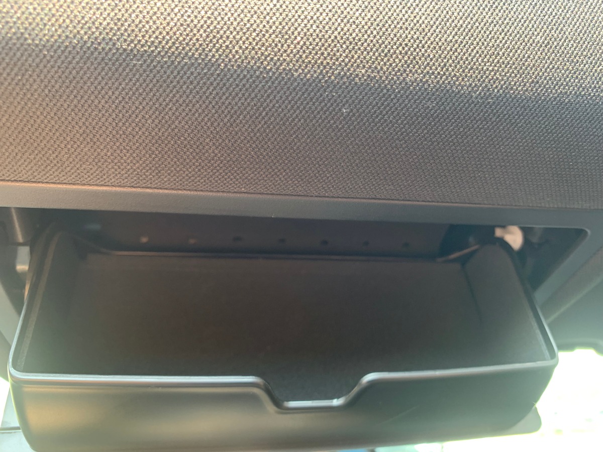 Jaguar XE 240 chevaux | R Sport | GPS | Régulateur de vitesse | Toit ouvrant | Audio MERIDIAN | Cuir