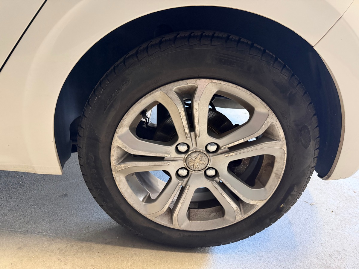 Peugeot 208 1.6 vti Boite Automatique / Moteur à chaîne