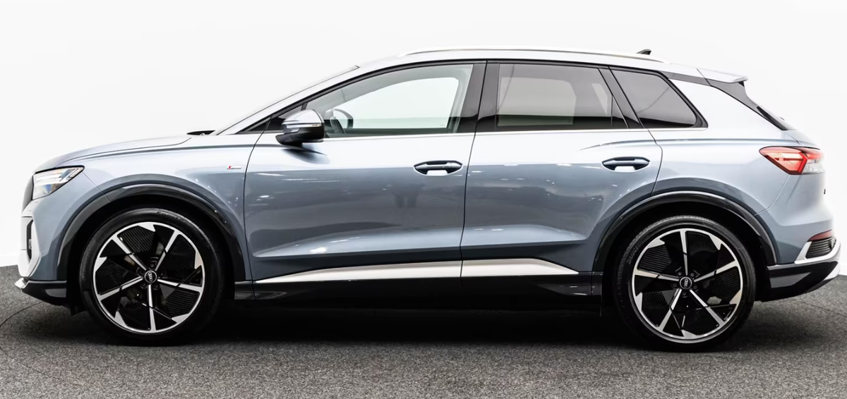 Audi Q4 e-tron 45 e-tron 265ch quattro S line/Toit ouvrant/Attelage