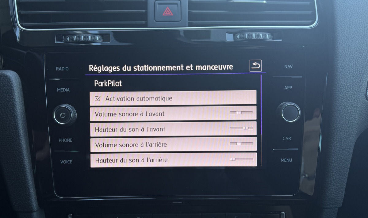 Volkswagen Golf VII - TCR / CarVertical / Echappement Akrapovic / Apple Carplay / Caméra