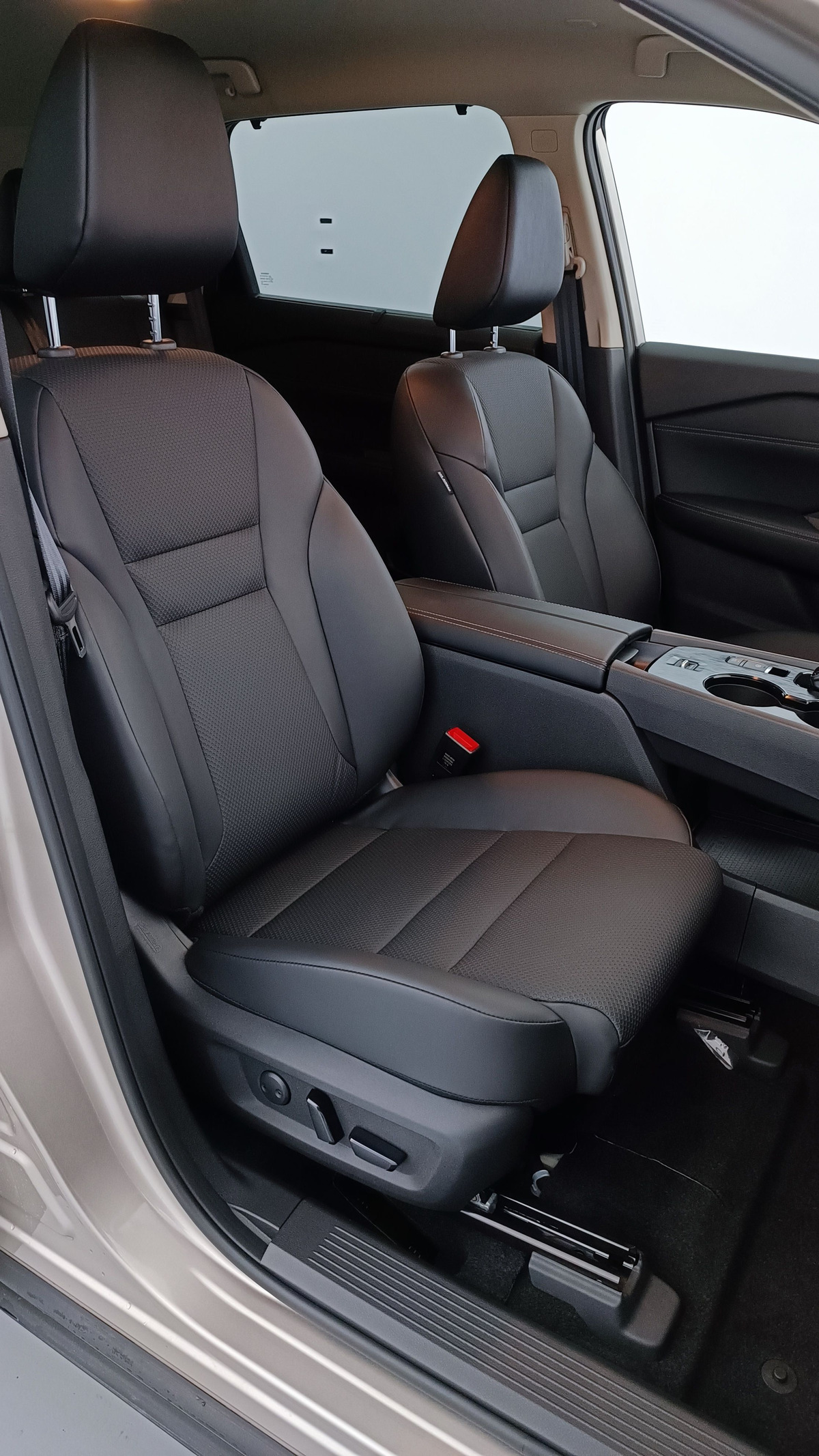 Nissan NISSAN X TRAIL e-Power 204 chevaux N-Trek | Jantes alliage 18" N-TREK | PLUSIEURS COLORIS